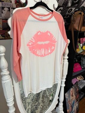 LuLaRoe Coral-Trim White Graphic Tee